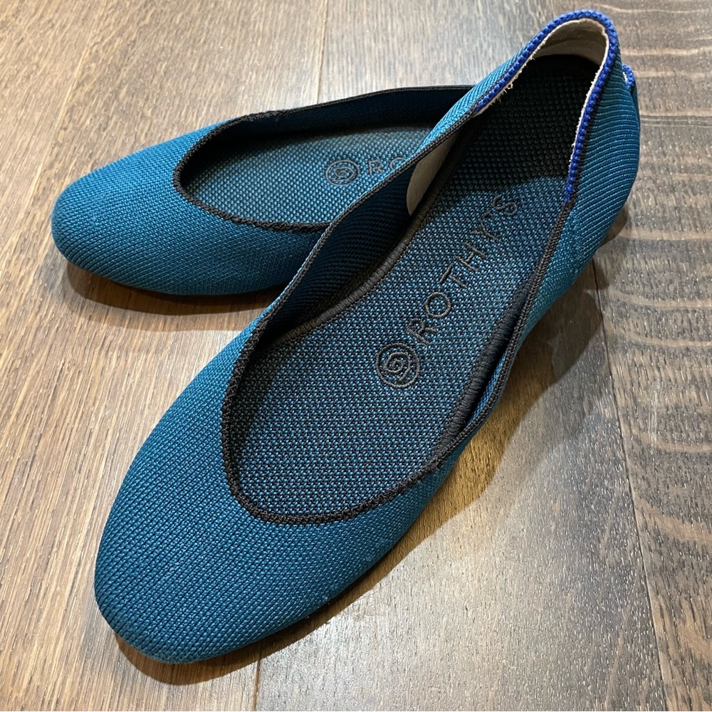 EUC Rothy’s the Square 6.5 in turquoise